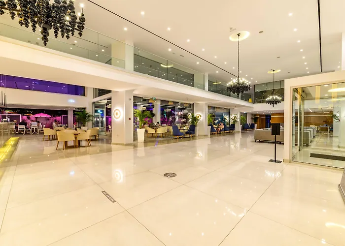 Seasons (adults Only) Hotel