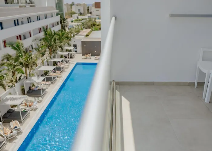 Seasons (adults Only) 4*