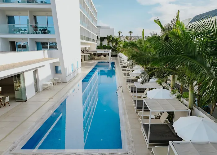 Seasons (adults Only) Hotel