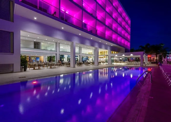 Hotel Seasons (adults Only) 4*