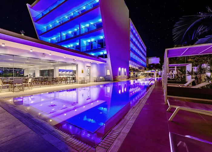 Seasons (adults Only) Hotel